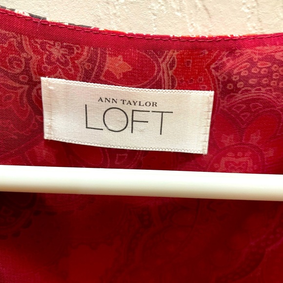 AnnTaylor Loft dress shirt. Lined. size 2 - Picture 4 of 4